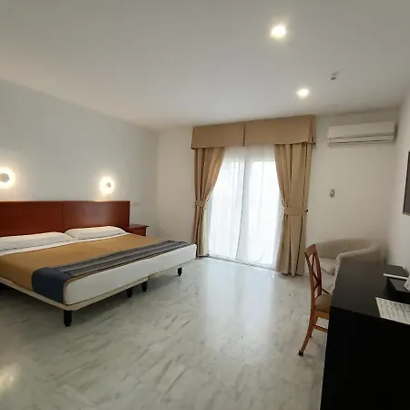 Hotell La Luna Blanca Torremolinos